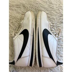 Nike Cortez Basic Leather White Black Classic 807471-101 Women’s Size 9